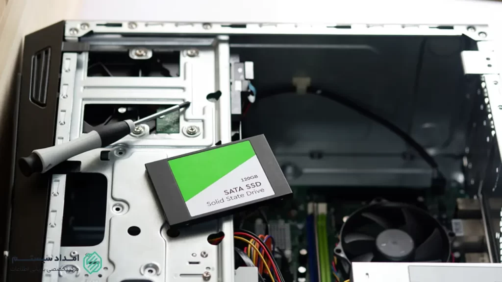 ارتقا هارد لپ تاپ به هارد SSD کارایی و سرعت سیستم را بهبود میدهد.